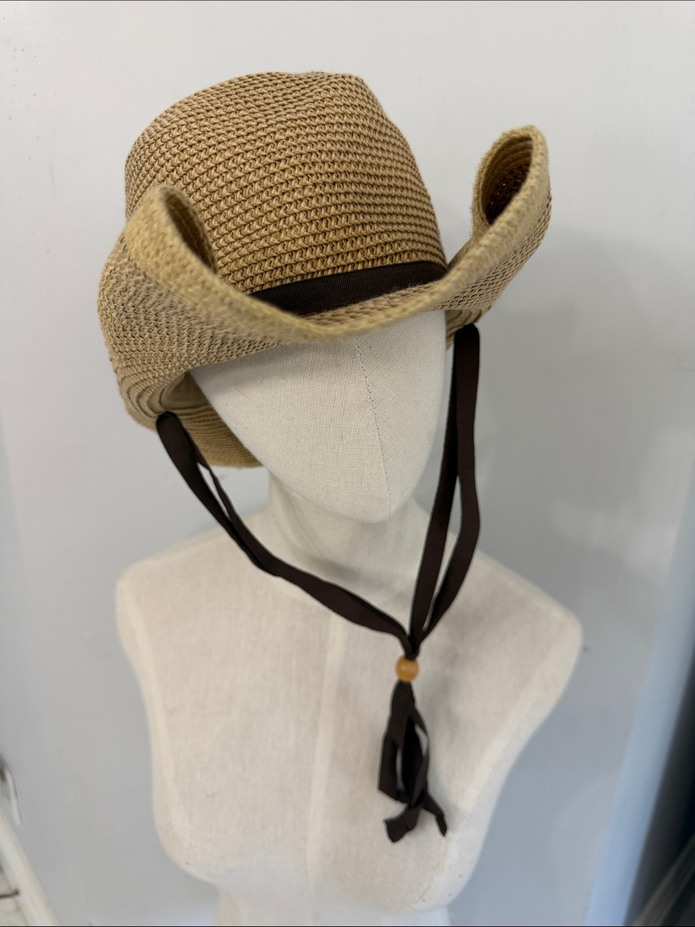 Smith and Hawken rolled brim chin strap adventure sun hat